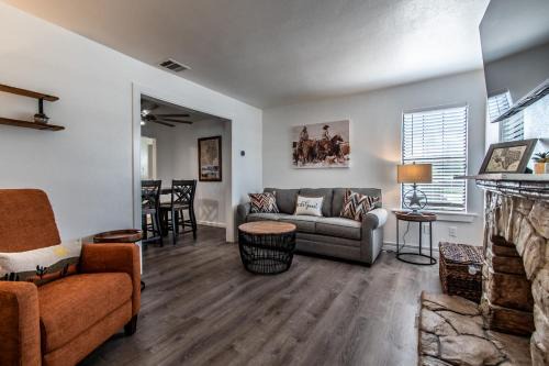 Bay Area House | Seaside Serenity Dual Dwellings for Family & Frie