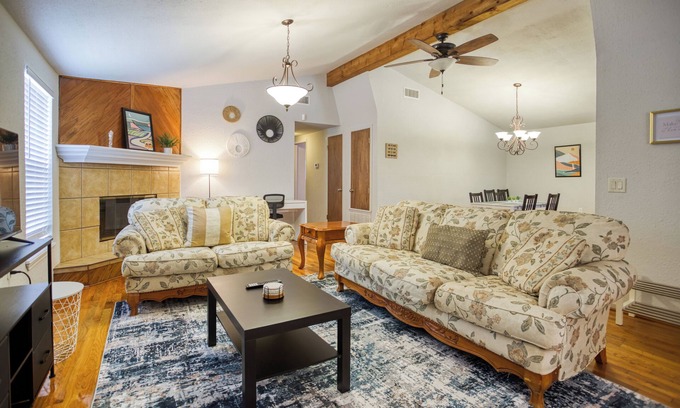 Flour Bluff House | Seaside Serenity - Tranquil Retreat Near Mustang