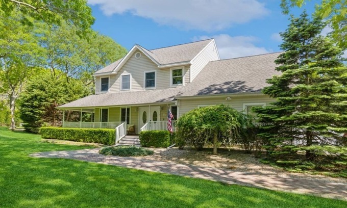 Hampton Bays House | Seaside Serenity with Huge Backyard & Pool. Dog-Friendly!n