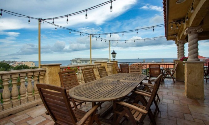 Saint Simons Island Condo | Seaside Splendor: Comfortable Living at Ocean Lodge