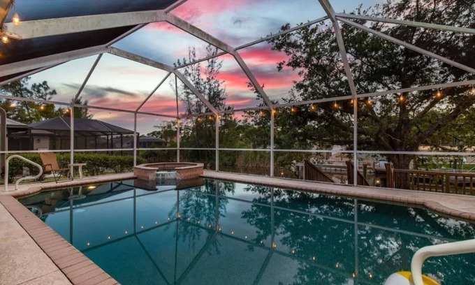 Trafalgar House | Seaside Villa with Heated Pool & Jacuzzi Sleeps 8