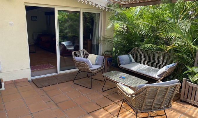 St Gilles-les-Bains Villa | Seasonal rental 200m from the lagoon and beach at La Saline les Bains. La Réunion