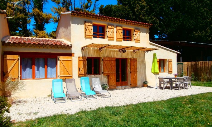 Le Thor Villa | Seasonal rental in the countryside, 5 min from all shops 10 min from Isle sur la Sorgue