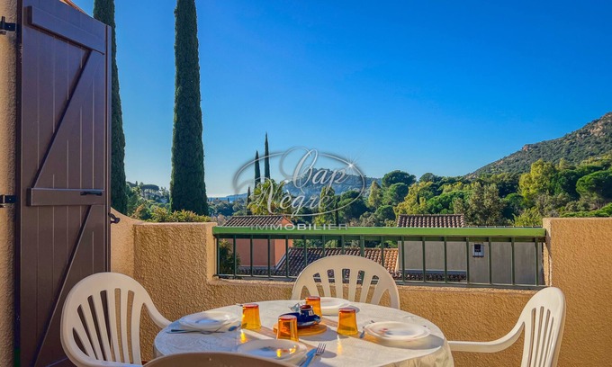 Rayol-Canadel-sur-Mer Apartment | Seasonal rental sea view 4 people residence with swimming pool in Pramousquier