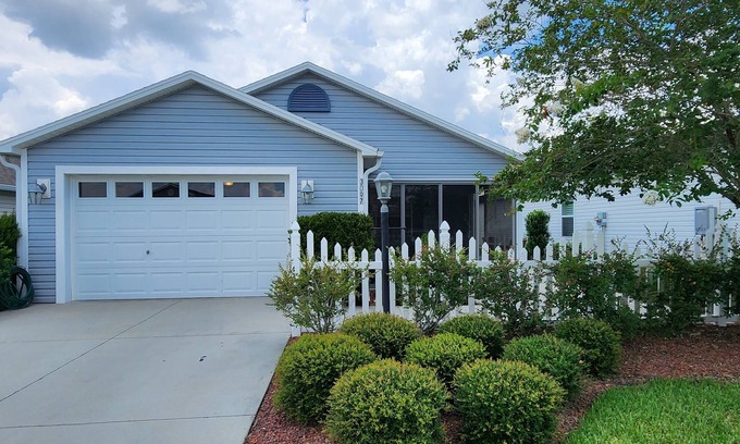 Wildwood Villa | Seasonal Villa - 2 bed/2 bath in The Villages with Golf Car!