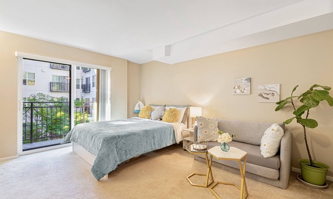 Belltown Condo | Seattle Fashion place by SpaceNeedle, PikeMarket, DownTown, Pier66, Cruise