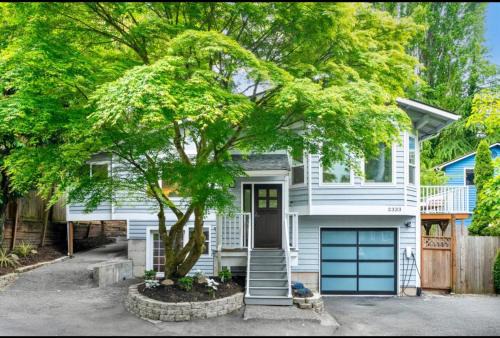 Wedgwood House | Seattle Maple Haven in Wedgwood