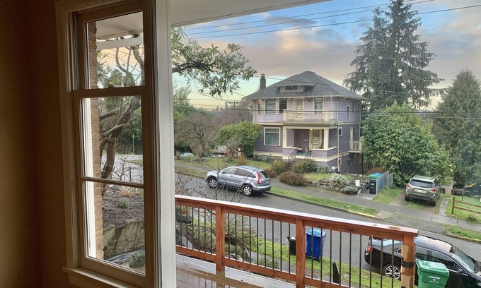 Columbia City House | Seattle Vacation Home - Columbia City 3