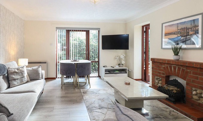 Salthouse Cottage | Seaview Cottage