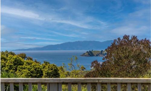 Onetangi House | Seaview Escape, Onetangi