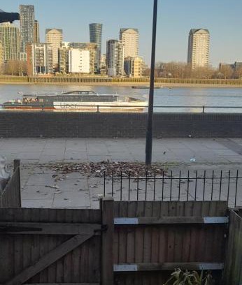 Surrey Docks House | Seaview