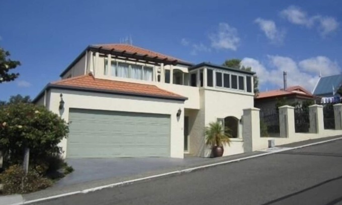 Bluff Hill Apartment | Seaview On Sealy - Not Your Ordinary Bach