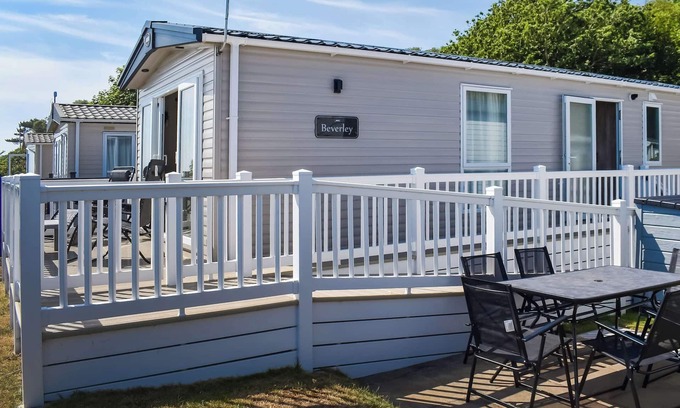 Corton Cottage | Seaview One - UK50167