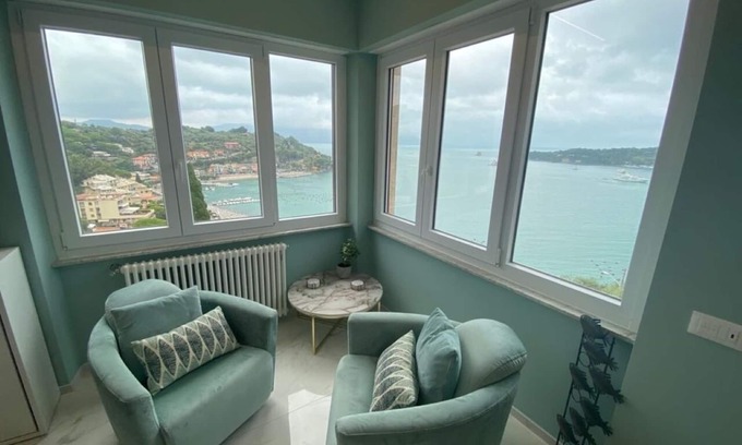 Portovenere Apartment | Seaview Penthouse apartment with endless views and spectacular sunrises