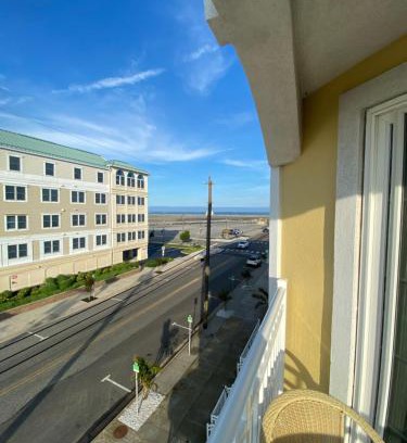 North Wildwood Apartment | Seawall Strolls & Sunset Sips - Ocean View
