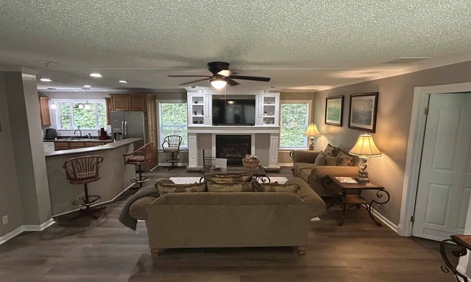Cherokee House | Secluded 4BR House Near Cherokee Casino & Smoky Mountains