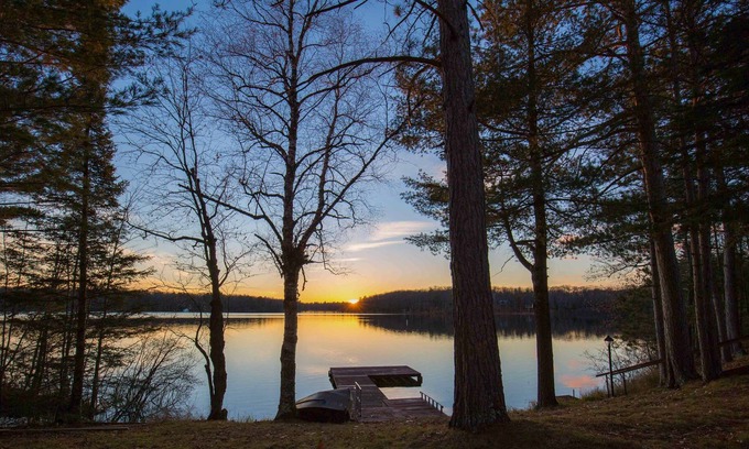 Land O Lakes Cabin | Secluded 5-Acre Getaway w/ Dock on Black Oak Lake!