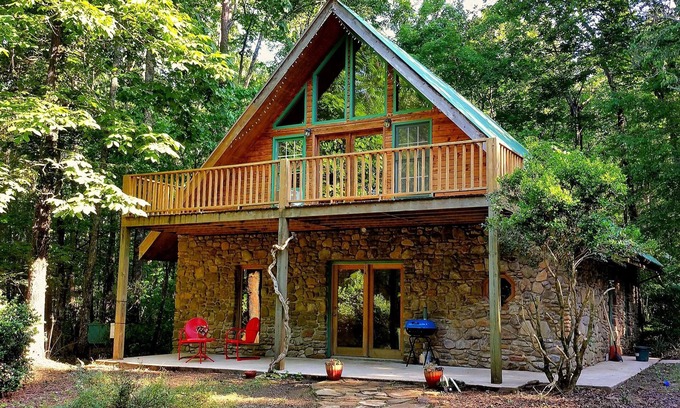 Sequatchie House | Secluded, amazing artesian home in beautiful Coppingers Cove - outdoor paradise