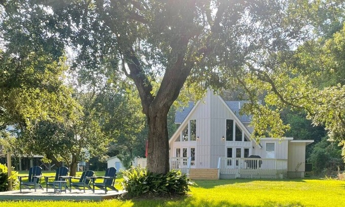 Driftwood House | Secluded Bayview vacation home with private beach