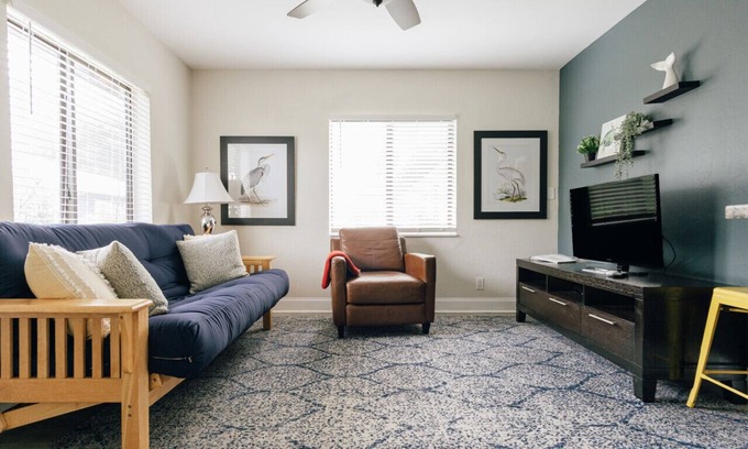 Pompano Beach House | Secluded Beach Adventure Cabana - Newly Renovated!