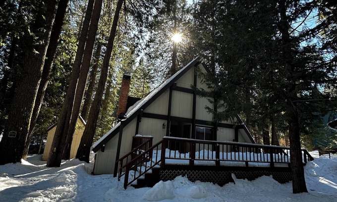 Sierra Cedars Cabin | Secluded Cabin at Shaver Lake – Quiet, Private & Pet-Friendly