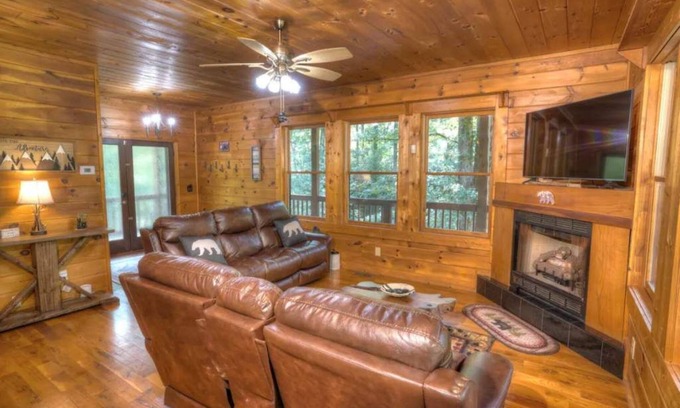 Helen Cabin | Secluded Cabin for a memorable family experience