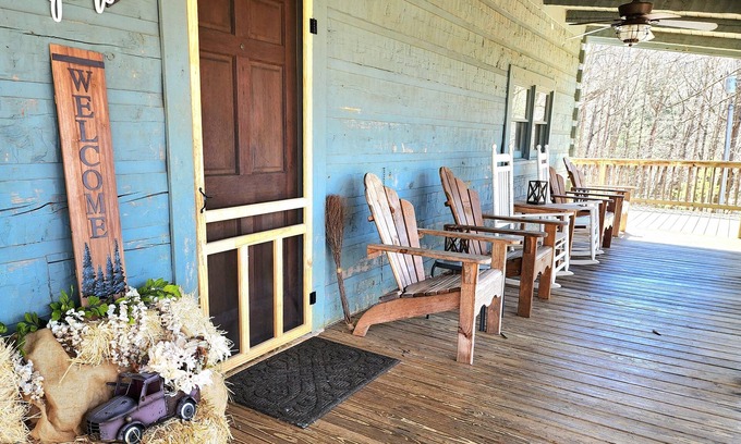 Hot Springs Cabin | Secluded cabin on 12 beautiful acres, minutes from downtown Hot Springs And AT!