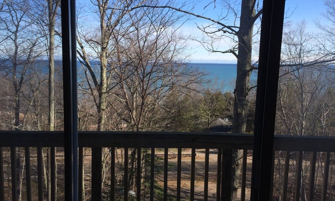 Harbor Springs Cottage | Secluded Cottage On Tunnel Of Trees w/Private Lake Michigan Beach Access