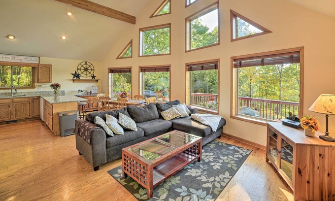 Linden House | Secluded Getaway w/ Mountain Views, Yard, & Deck!