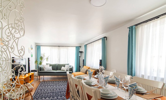 Besiktas House | Secluded house | Near Bosphorus | Besiktas | 2 AC | Fast WiFi | Baby Crip | 3BR