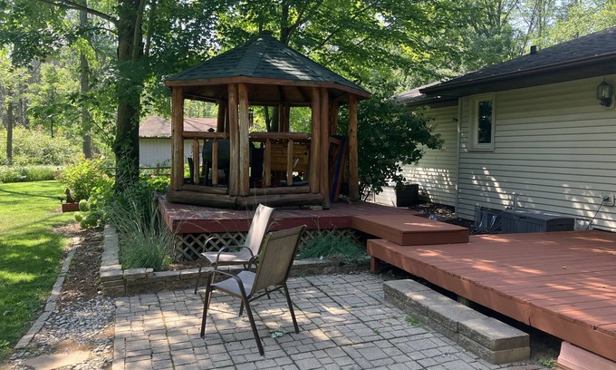 Little Suamico House | Secluded house on 7 wooded acres just 10 minutes north of Green Bay!