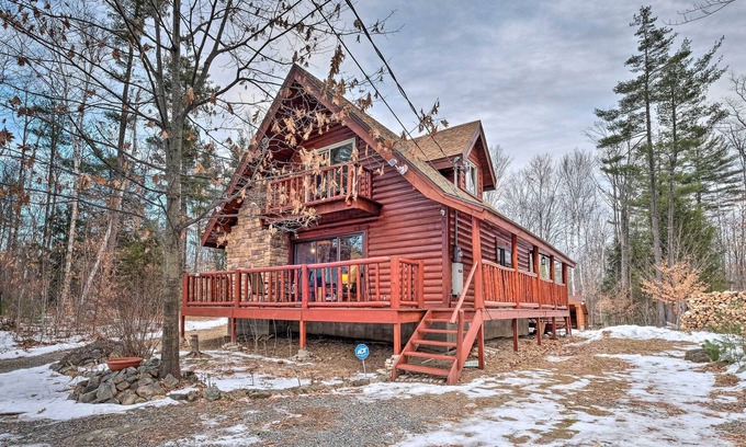 Johnsburg Cabin | Secluded Johnsburg Retreat w/Hot Tub & Fire Pit
