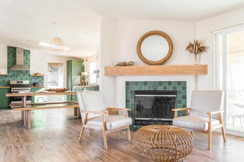 Yucca Valley House | Secluded-jt-spa-pool-firepit-sauna-game Room!