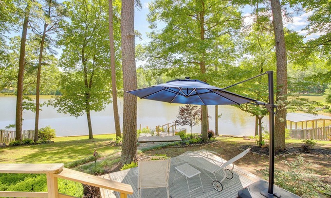 Mid America Cottage | Secluded Lake Hamilton Access: Hot Springs Home