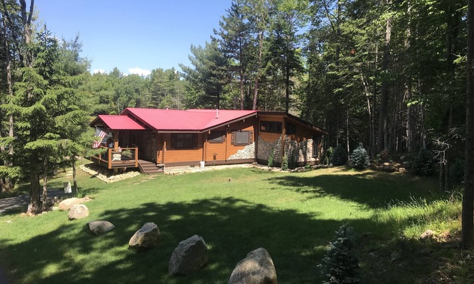 Indian Lake House | Secluded Lakeside Cabin Retreat