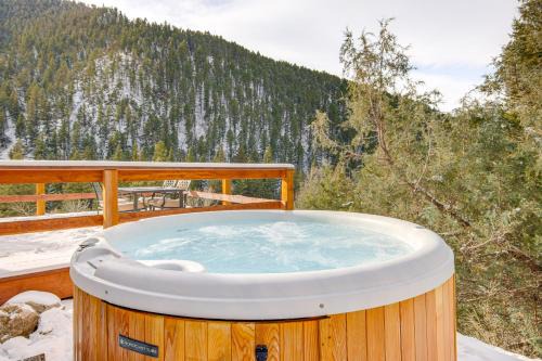 Livingston House | Secluded Livingston Retreat with Deck and Fire Pit!