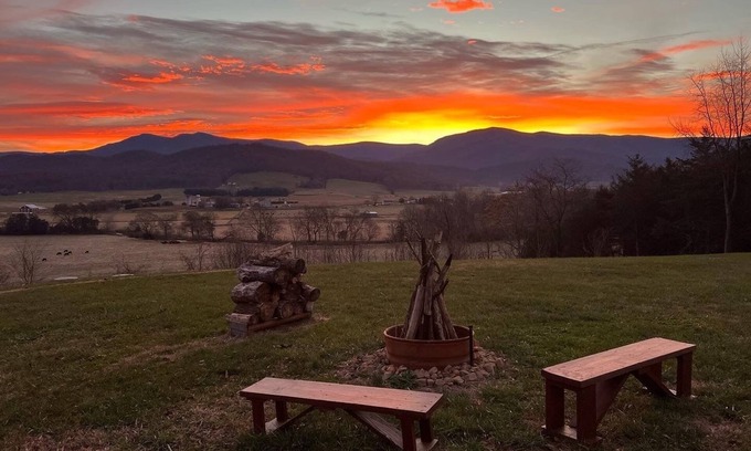 Stanley House | Secluded Luray Mountain Home near Shenandoah Park: Fire pit, Hot Tub, Game Room!