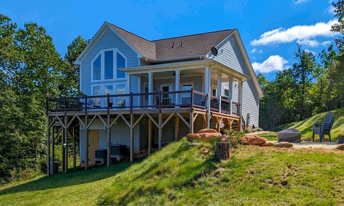 Lake Lure House | Secluded Mill Spring Retreat: Stunning Views, Luxury Amenities
