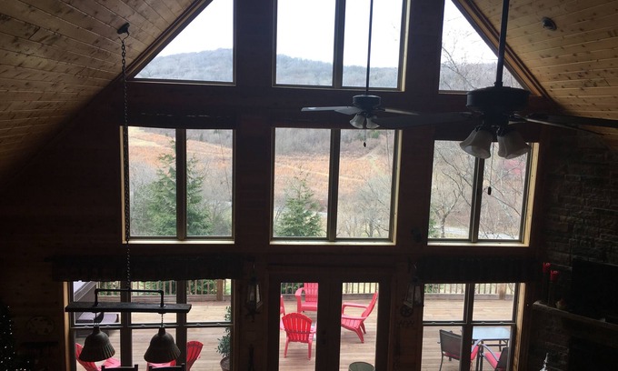 Watertown Cabin | Secluded Mountain Cabin w/hot tub-Nashville TN-Pet and Kid friendly