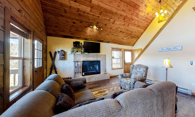 Cripple Creek House | Secluded Mountain Escape W/Full Kitchen, free WiFi, & More