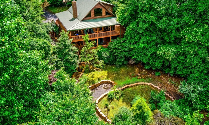 Mineral Bluff Cabin | Secluded mountain cabin w/a private hot tub, & multiple decks