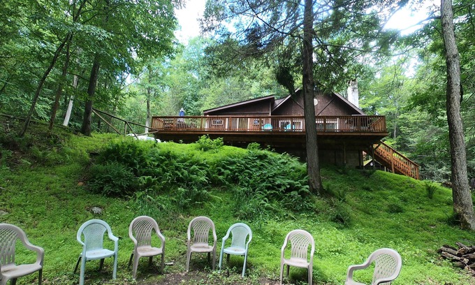East Stroudsburg House | Secluded Pocono lodge, perfect for a weekend getaway with friends or family