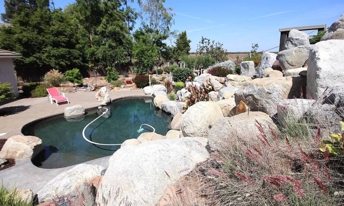 Fresno House | Secluded Resort-like home near Yosemite & Sequoia