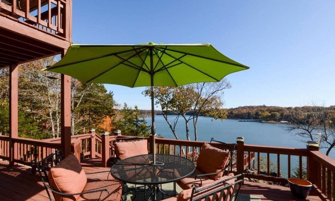 Golden House | Secluded retreat on bluff overlooking Table Rock Lake