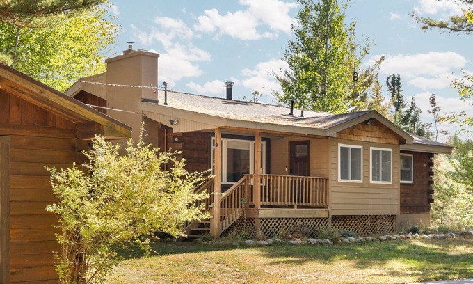Grayling House | Secluded River Retreat, Fishing, horse riding, park and ride to ORV trails.
