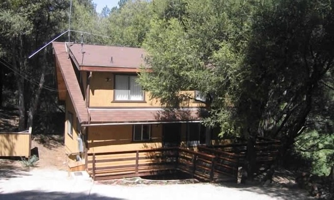 Pine Mountain Club House | Secluded, Romantic Getaway. Perfect for Families Too!