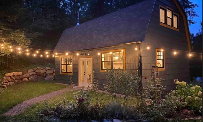 Gaspereau House | Secluded streamside retreat in wine countrynn