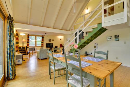 Reeders House | Secluded Stroudsburg Home - 5 Mi to Ski Resort