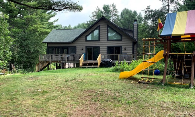 Rhinelander House | Secluded Wisconsin River retreat: ice fishing, hunting, cross-country skiing
