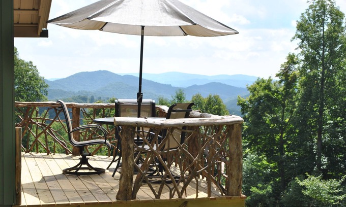 Todd House | Seclusion on a Horse Farm - Million Dollar View - Ride - Hike - Fish - Sauna